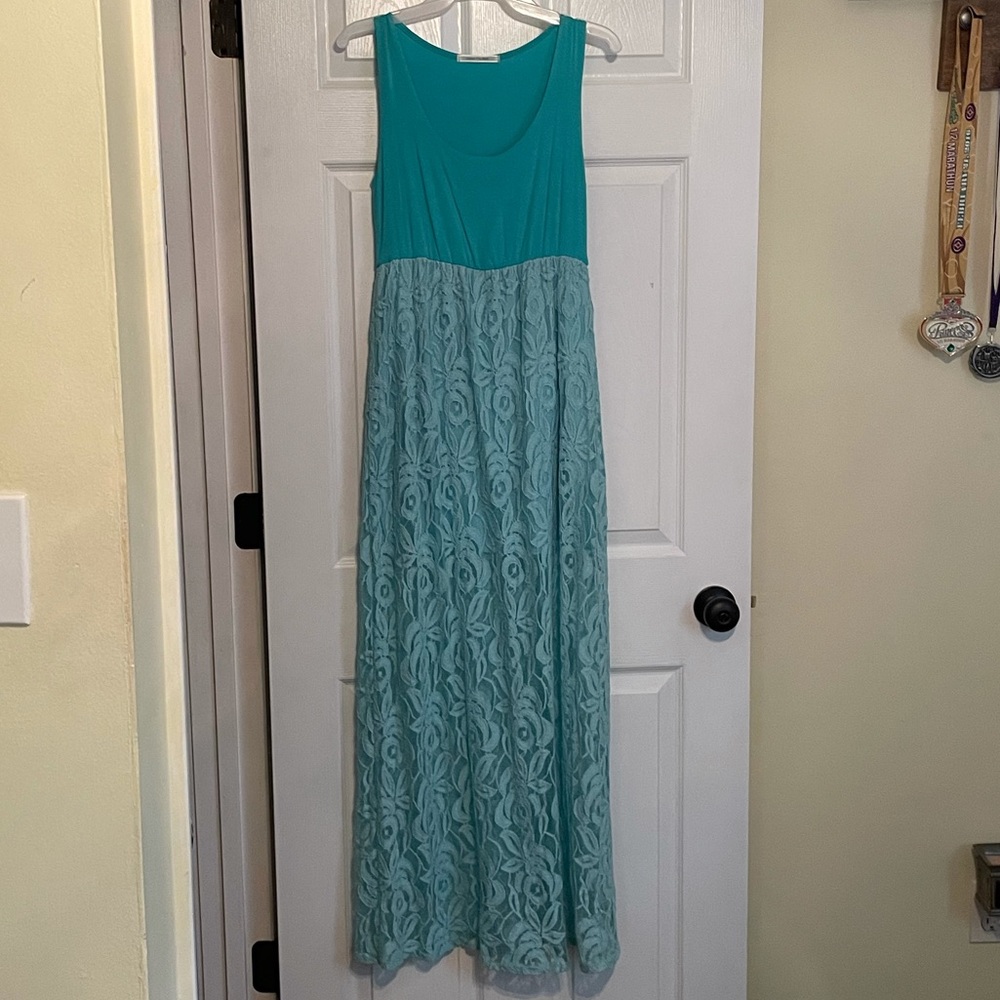 Ladies size Large lace maxi dress